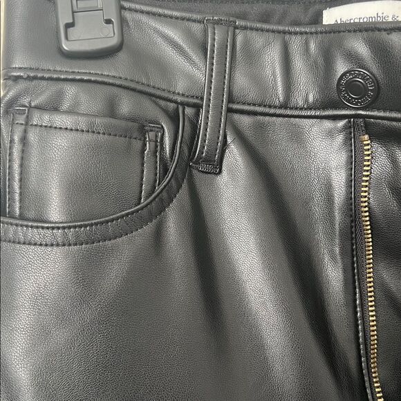 Abercrombie & Fitch Black Ultra High Ankle Straight Vegan Leather Pants SZ 24 - Picture 5 of 16